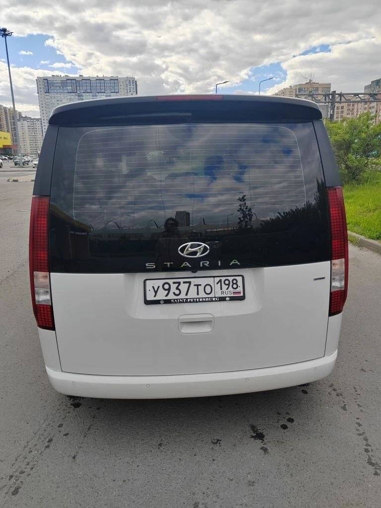 Hyundai Staria