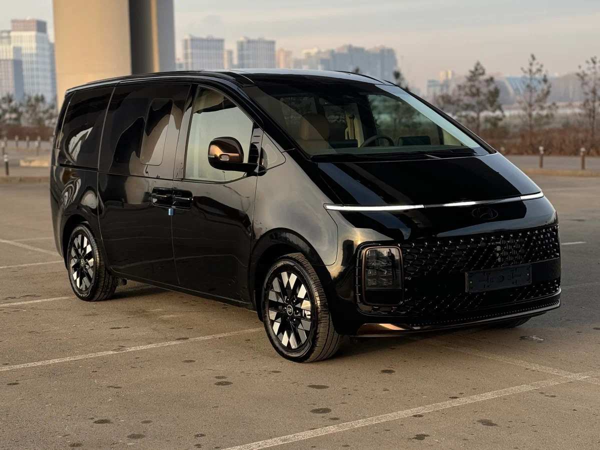 Hyundai Staria
