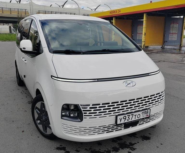 Hyundai Staria
