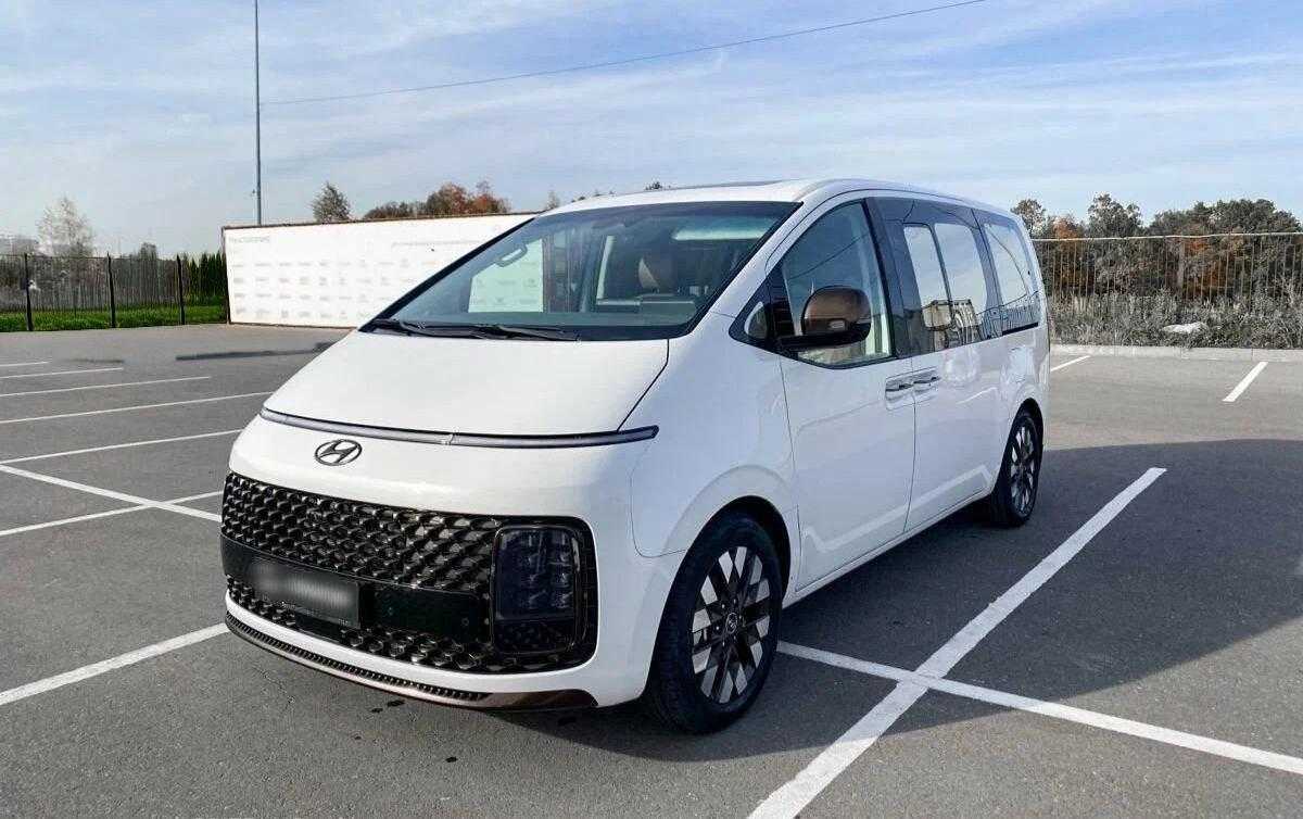 Hyundai Staria