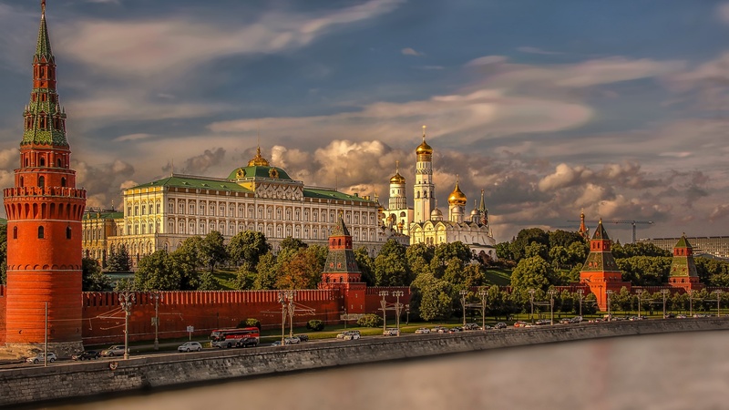 Такси из Санкт-Петербурга в Москву